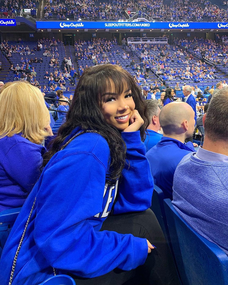 大热新秀追到学生时代的女神！520万粉丝的她竟也沦陷于舔狗模式