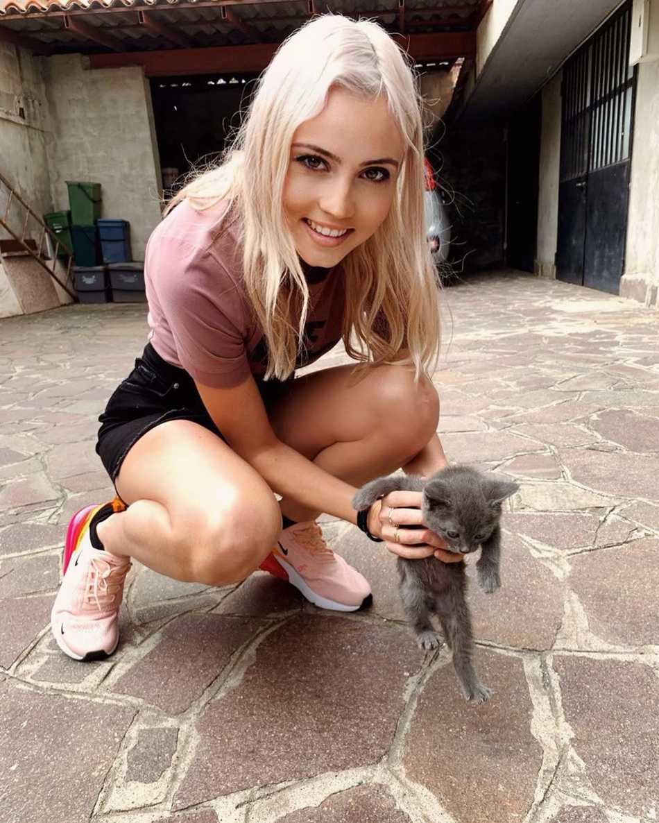 超多图预警！可甜可萌可A可帅的意大利美女模特 穿欧文球衣太酷了