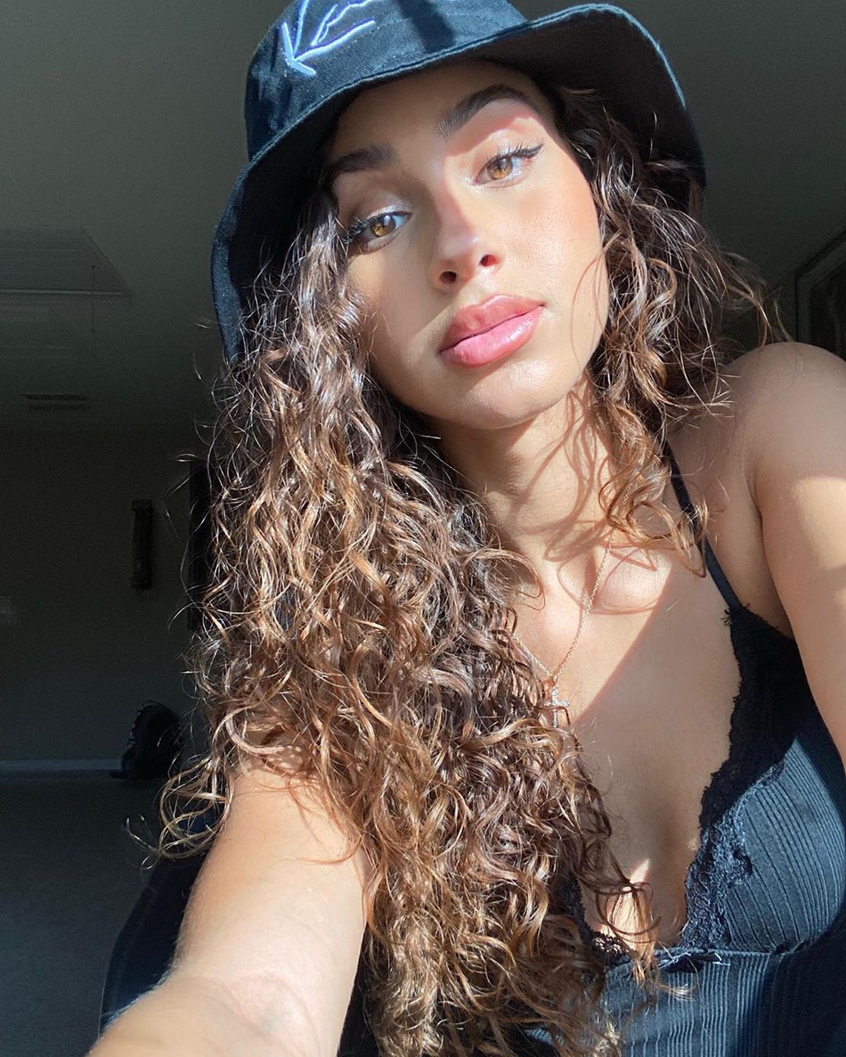 NBA新海王！球哥又换女友 身材超好的网红嫩模