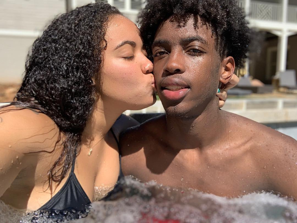 韦德大儿子18岁生日！女友深情告白送祝福！只是小韦德这品味……