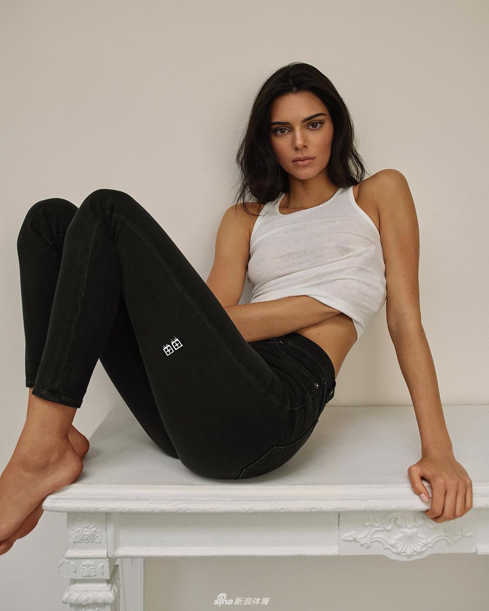 猛料!库兹马和詹娜拍拖?游艇上一起嗨玩 一周内两次同框