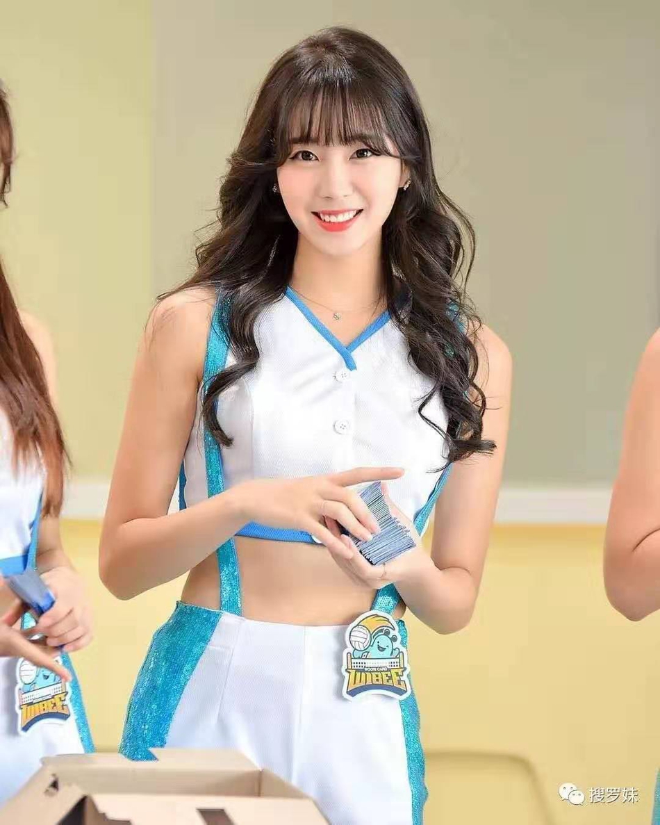 韩国国宝级啦啦队队员!清纯颜高身材超棒 被封“国民女神”