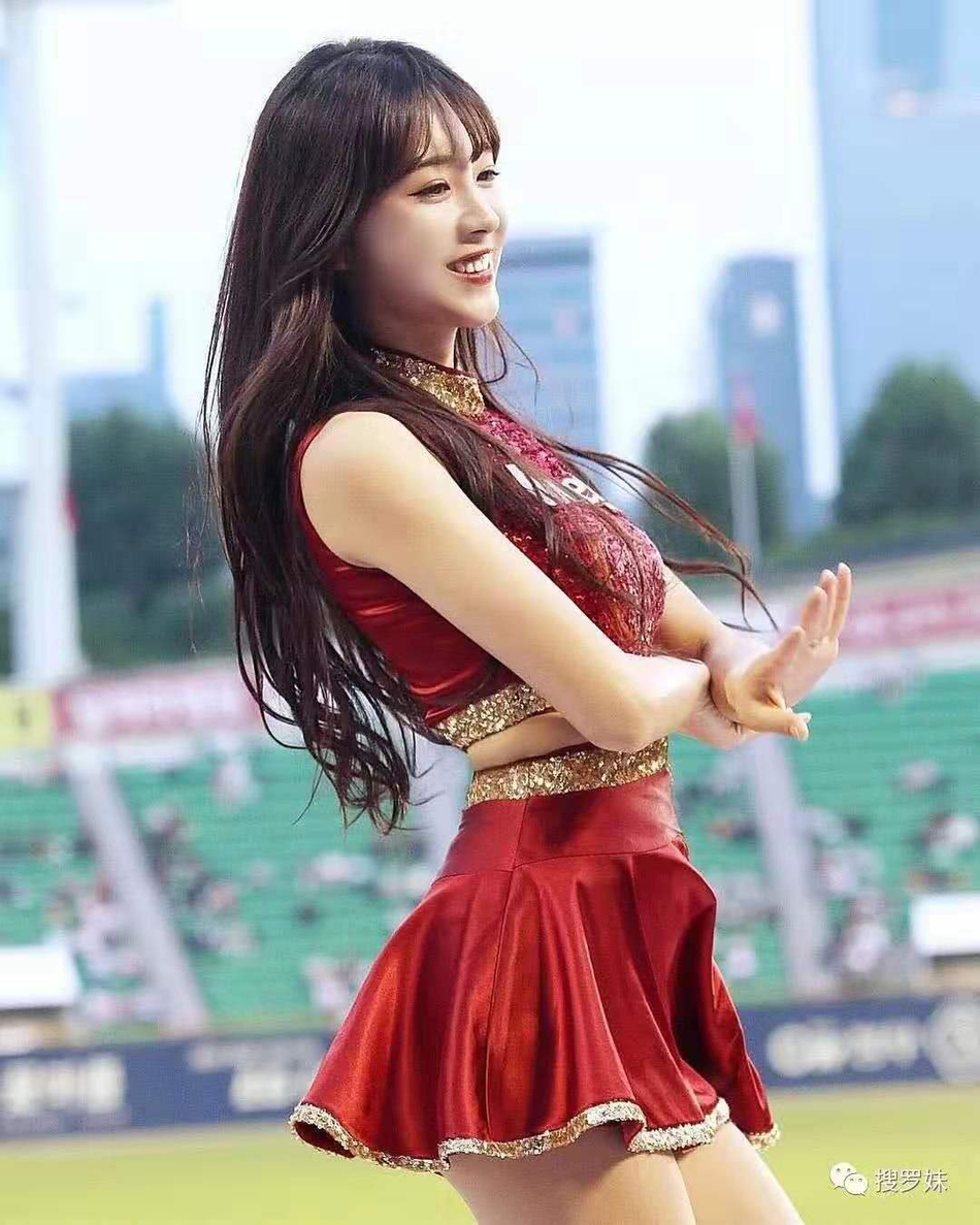 韩国国宝级啦啦队队员!清纯颜高身材超棒 被封“国民女神”