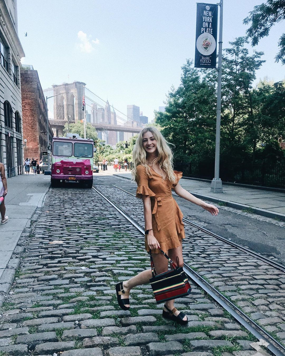 少男杀手！22岁篮网拉拉队美少女！经济学高材生！这笑容真的爱了