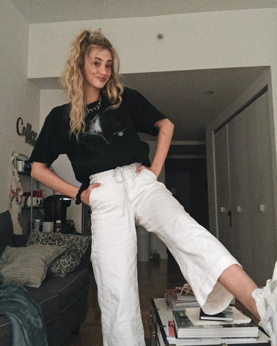 少男杀手！22岁篮网拉拉队美少女！经济学高材生！这笑容真的爱了