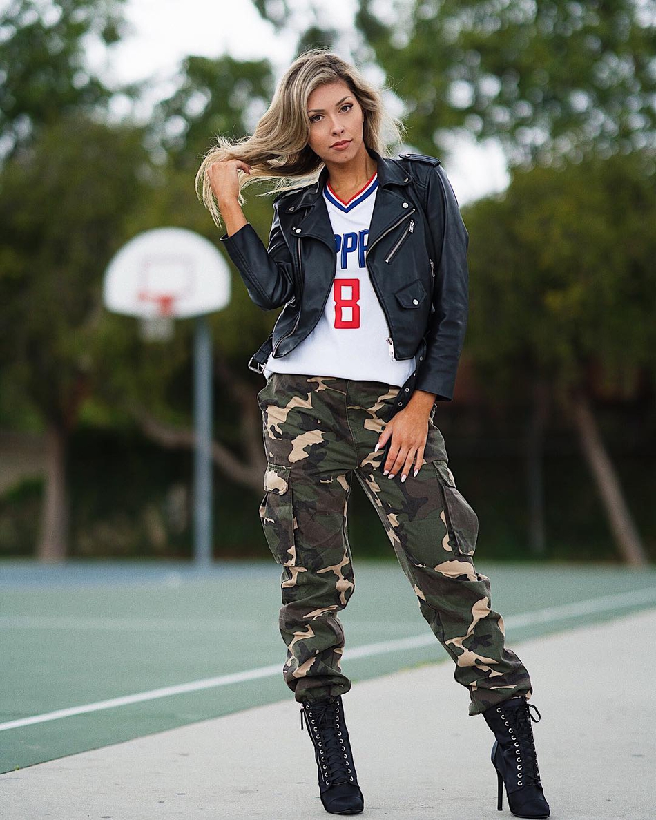 今日份小姐姐!快船队超美拉拉队员 爱吃鸡的25岁杂志嫩模