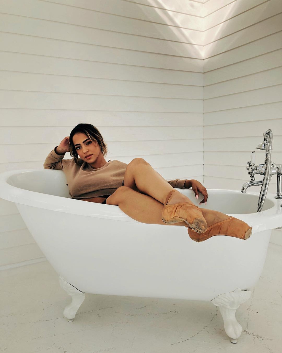 身材逆天的22岁热火啦啦队小姐姐!颜值超高 还是个建筑师