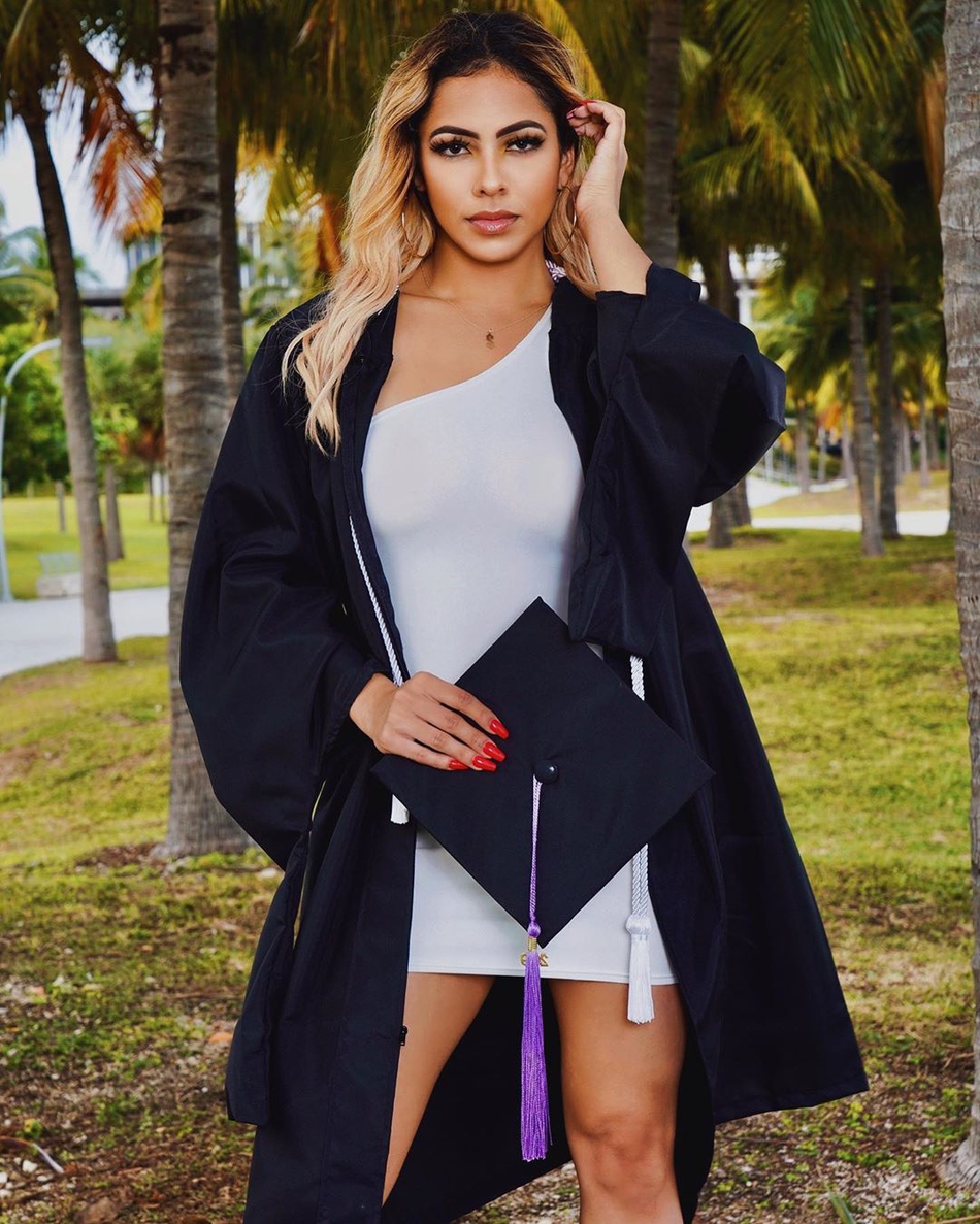 身材逆天的22岁热火啦啦队小姐姐!颜值超高 还是个建筑师