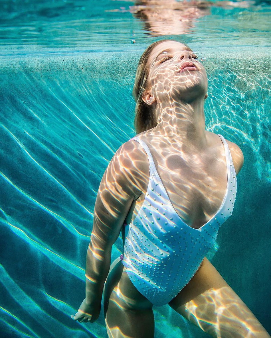 23岁超甜啦啦队小姐姐!爱好健身的拳击教练