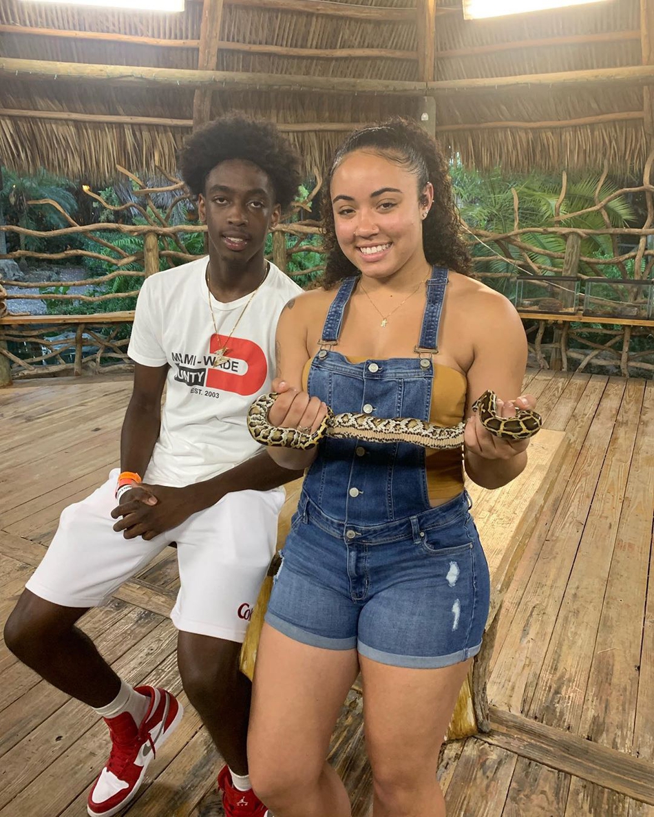 韦德大儿子18岁生日！女友深情告白送祝福！只是小韦德这品味……