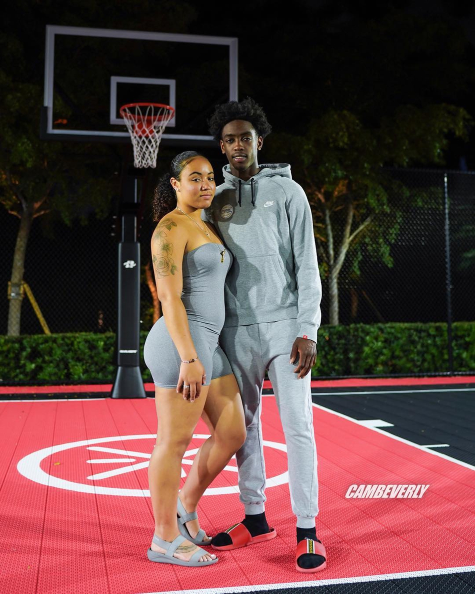 韦德大儿子18岁生日！女友深情告白送祝福！只是小韦德这品味……