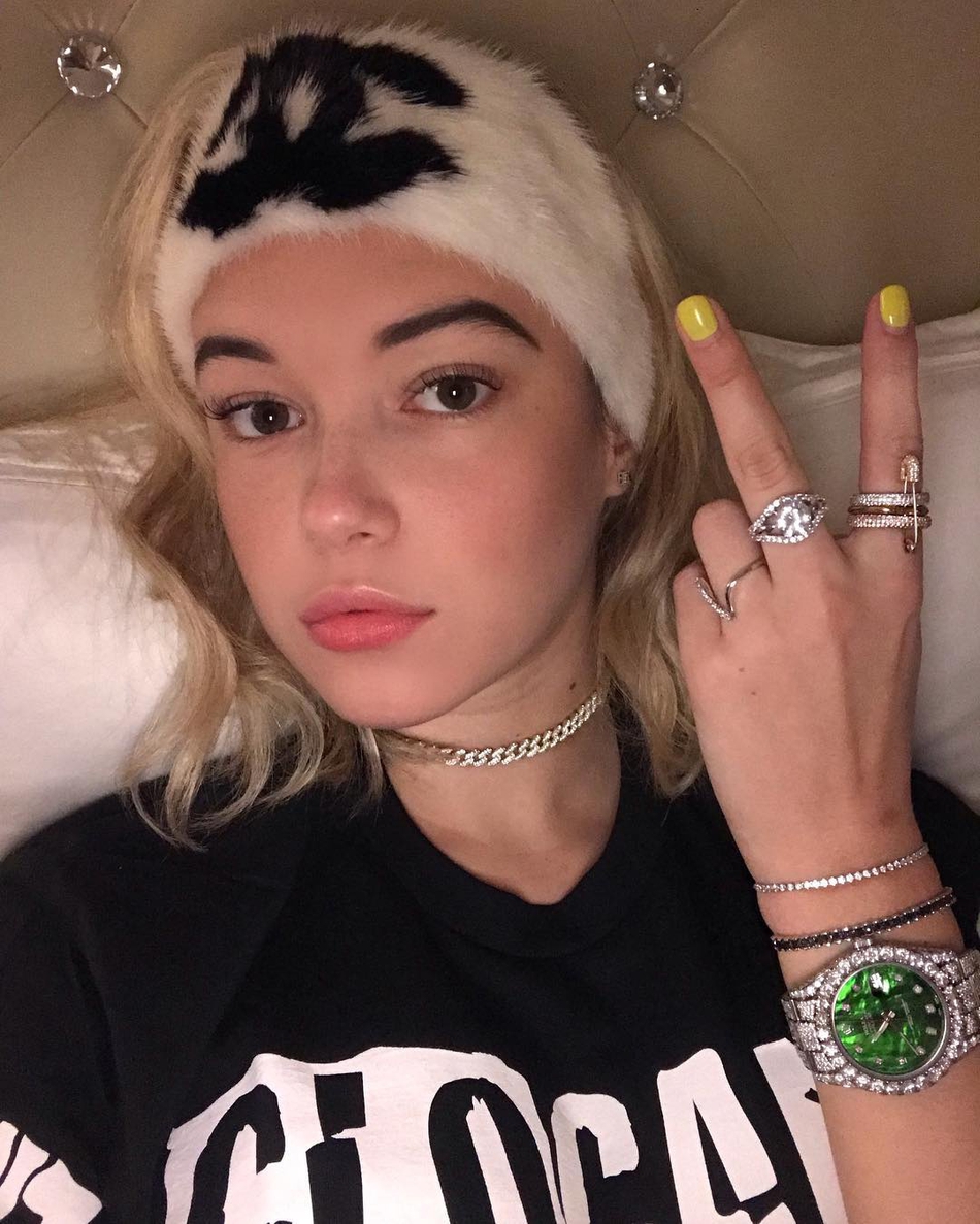 杜兰特点赞超美95后嫩模！品味甩哈登几条街