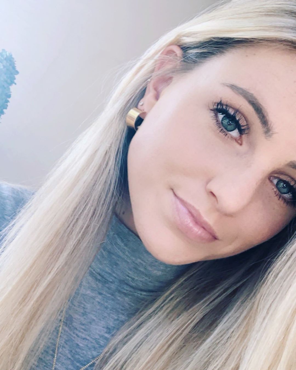 人生赢家！1.7亿先生大学时便追到超美女友！女排出身身材爆表