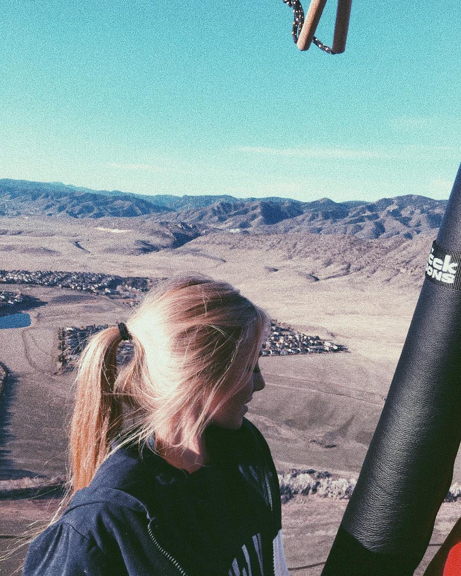 人生赢家！1.7亿先生大学时便追到超美女友！女排出身身材爆表