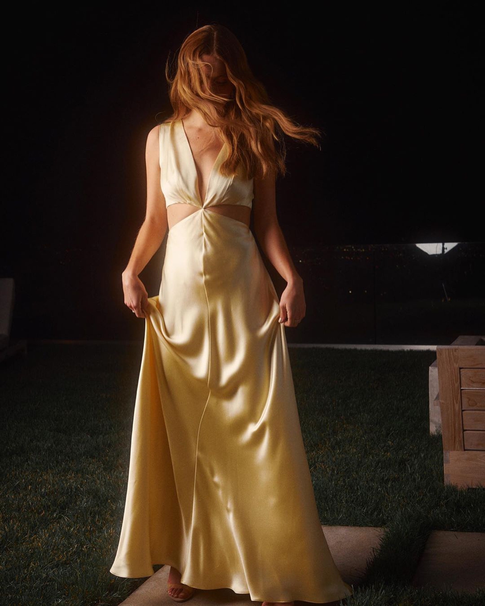 点赞狂魔杜兰特又下手了!点赞雄鹿老板女儿清纯美照