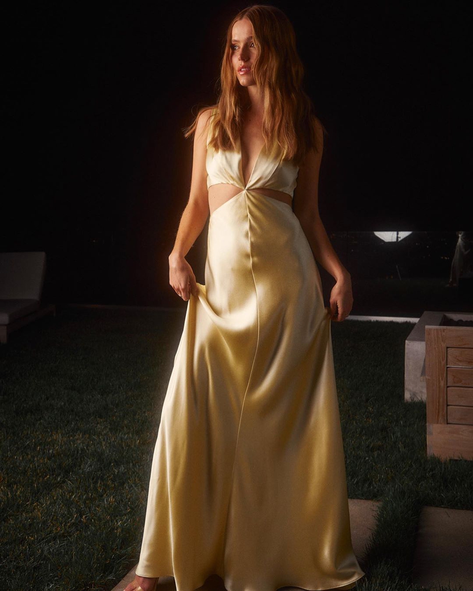 点赞狂魔杜兰特又下手了!点赞雄鹿老板女儿清纯美照