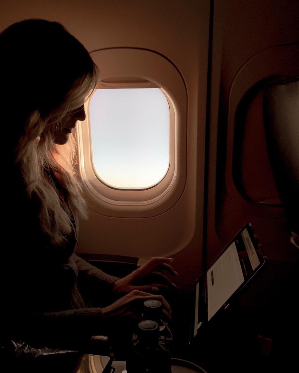 酸了酸了！又高又帅又富的他拥有全联盟球技最好的妻子