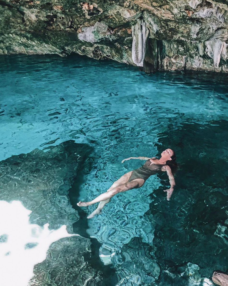 酸了酸了！又高又帅又富的他拥有全联盟球技最好的妻子