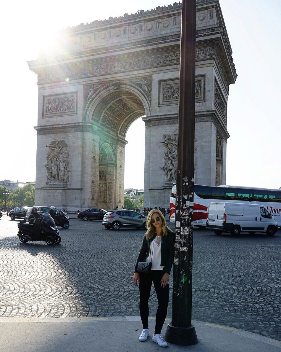 酸了酸了！又高又帅又富的他拥有全联盟球技最好的妻子