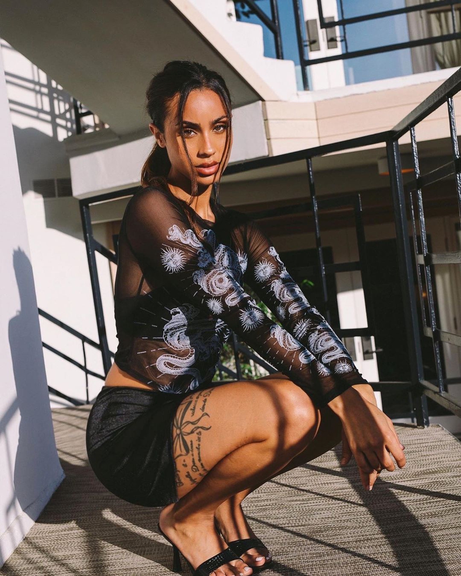 NBA新海王！球哥又换女友 身材超好的网红嫩模