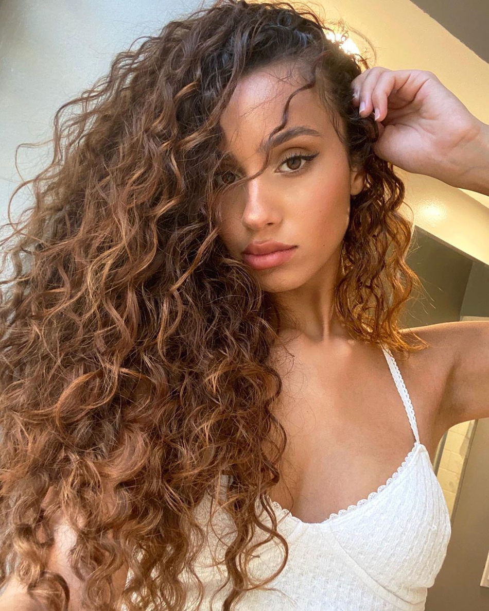 NBA新海王！球哥又换女友 身材超好的网红嫩模