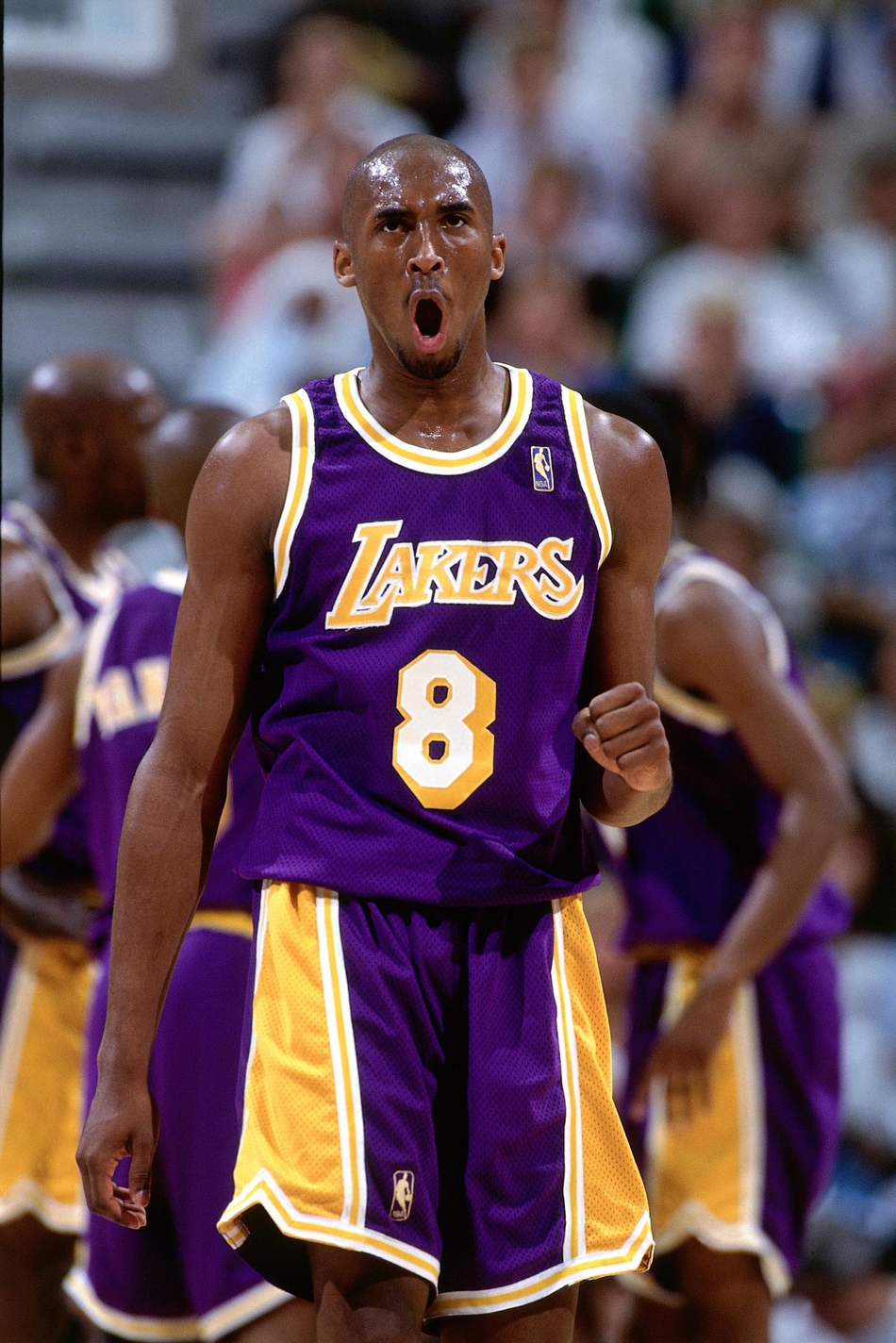 24张老照片回顾科比的新秀赛季：18岁的他，实力还配不上好胜心