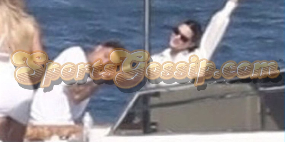 猛料!库兹马和詹娜拍拖?游艇上一起嗨玩 一周内两次同框