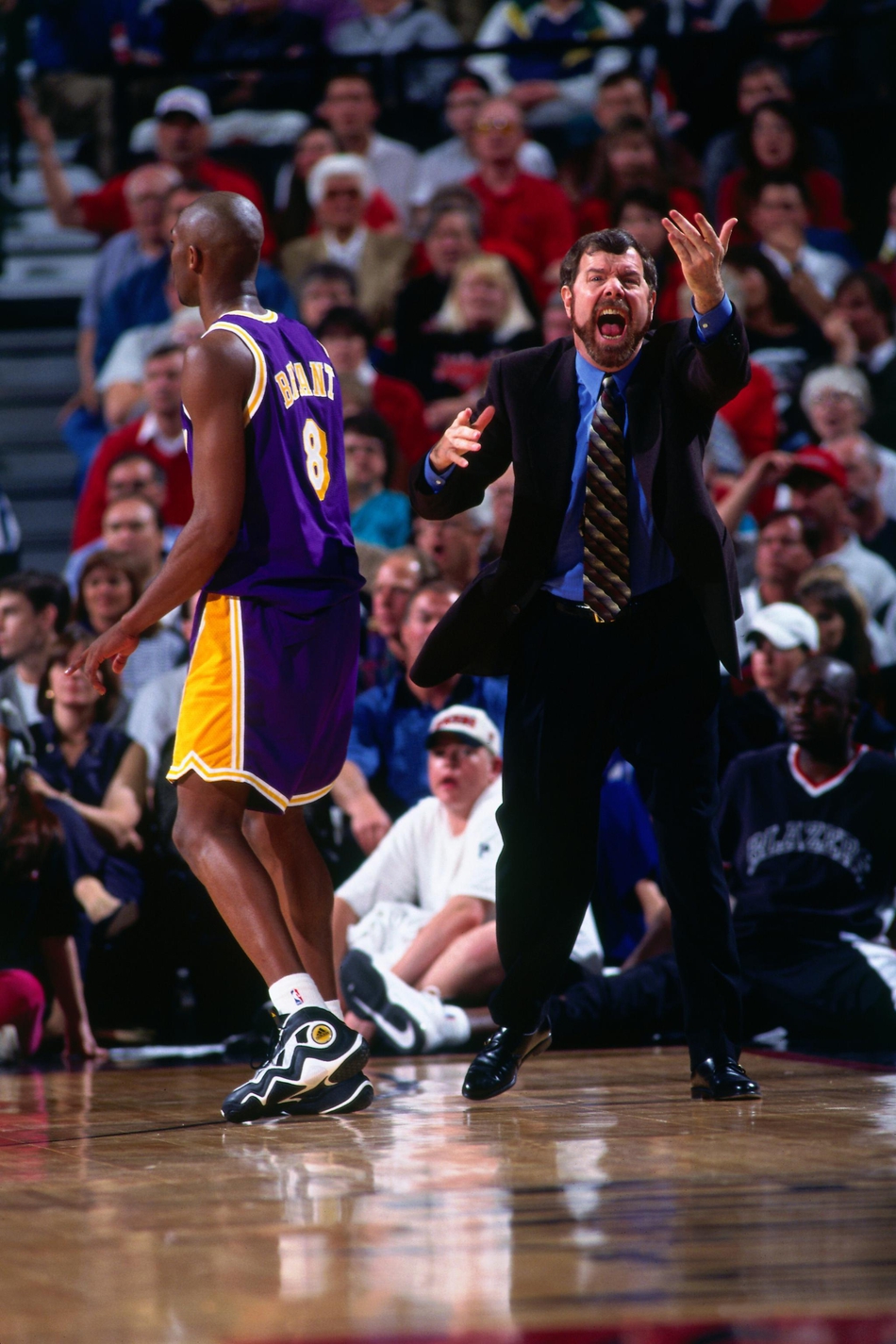 24张老照片回顾科比的新秀赛季：18岁的他，实力还配不上好胜心