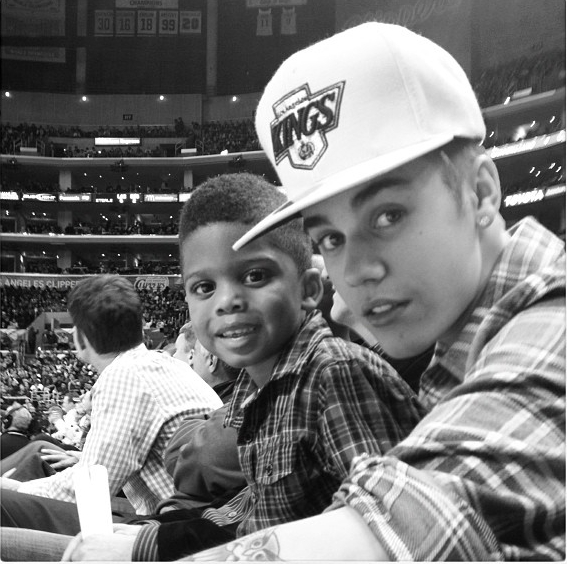 NBA最萌的巨星之子！那个萌翻科比的CP4十岁了！画风变成了这样