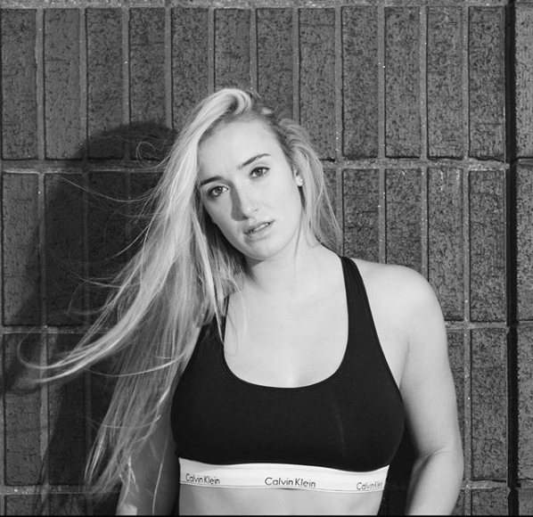 高甜预警！身材傲人的WNBA最甜小姐姐 射程恐怖的22岁洛杉矶分卫