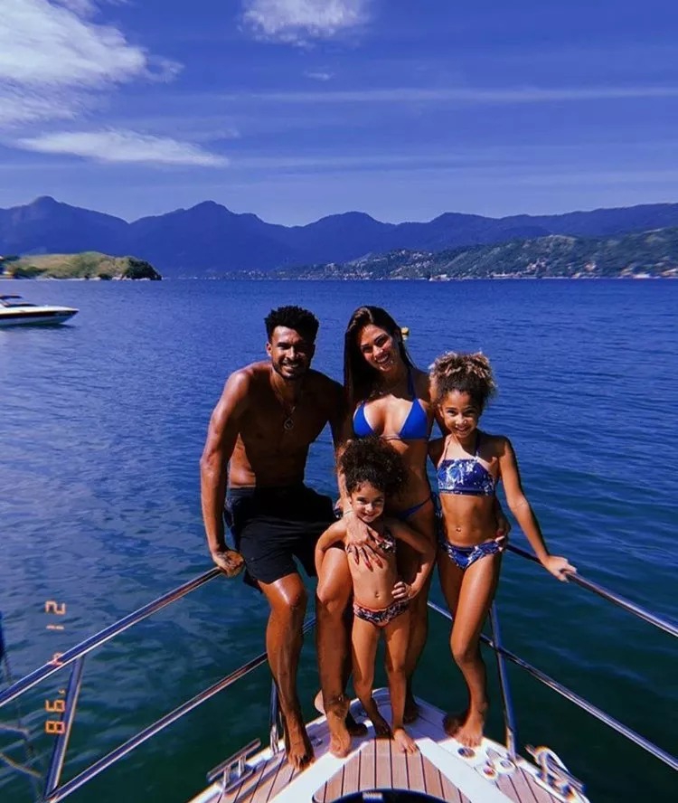 娶到小自己8岁的巴西国宝级超模！前妻也是超模！这是真人生赢家