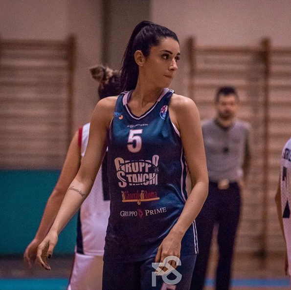 最会打球的模特！她曾是意大利选美亚军 如今成世界女篮第一美女