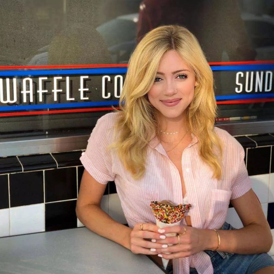 178嫩模身材+性感大长腿！NBA最美名宿之女 这梨涡看醉了