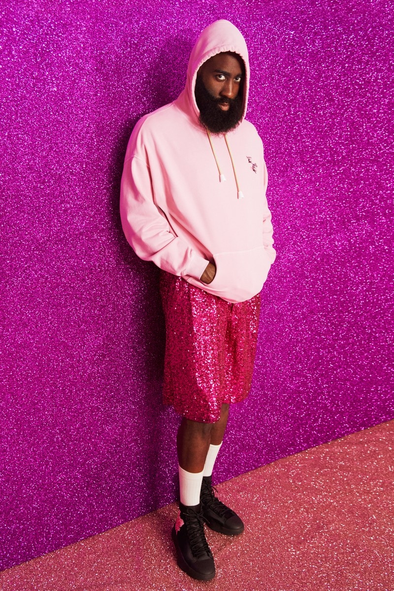 豹纹红裙花裤衩!NBA又一花美男挑战威少权威