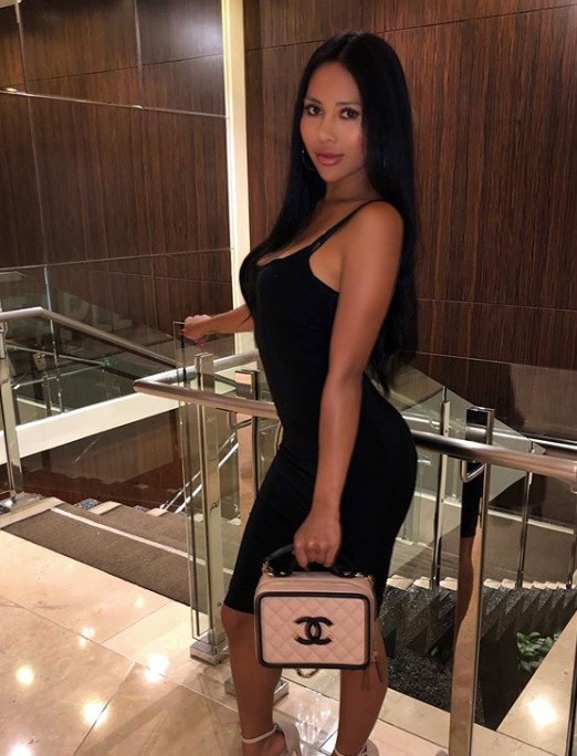 库兹马与嫩模女友复合!身材完胜气质也不输詹娜 还是个记者