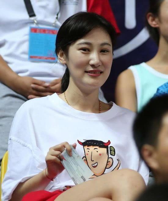 周琦与女友领证结婚！女方是一名空姐 两人已在一起6年