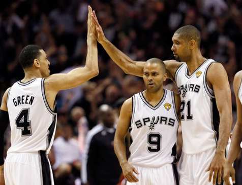 皇阿玛发深情长文告别马刺 十张老照片看哭了