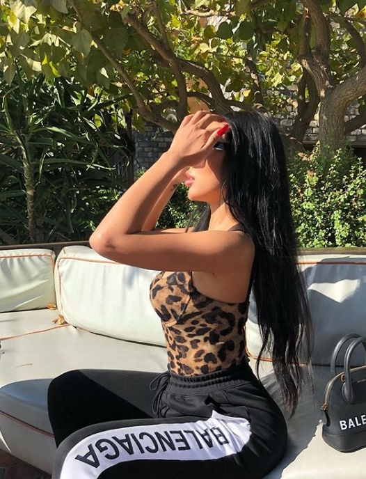 库兹马与嫩模女友复合!身材完胜气质也不输詹娜 还是个记者