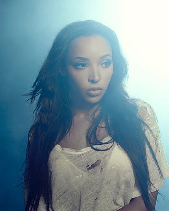 奥尼尔大儿子高调表白西蒙斯前女友!当初西帝为詹娜抛弃了她