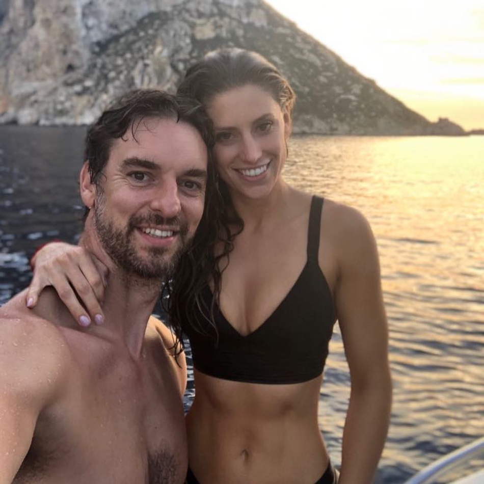 酸了酸了！加索尔夫妇狂撒狗粮 嫂子这身材是真的棒