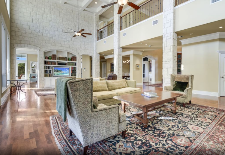 波波维奇豪宅内部照片曝光形似宫殿 “仅”需450万美元就能买到