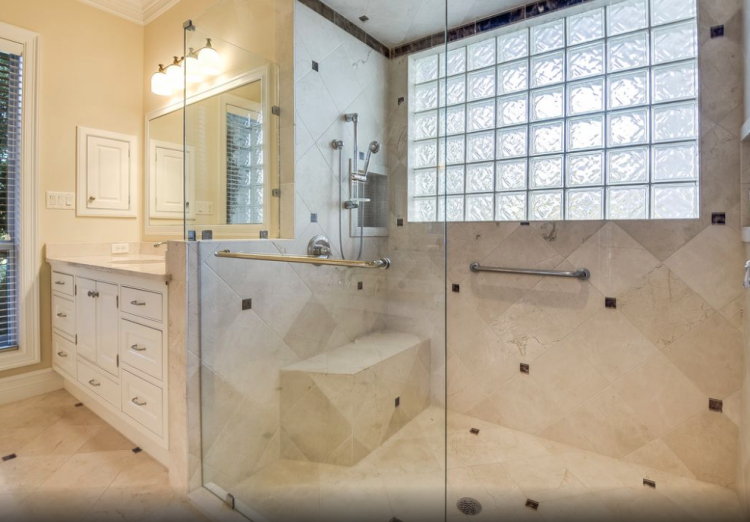 波波维奇豪宅内部照片曝光形似宫殿 “仅”需450万美元就能买到