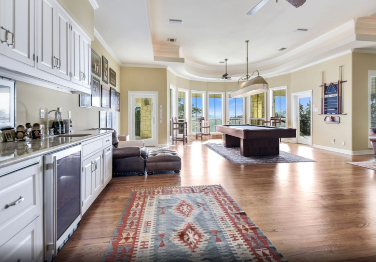 波波维奇豪宅内部照片曝光形似宫殿 “仅”需450万美元就能买到