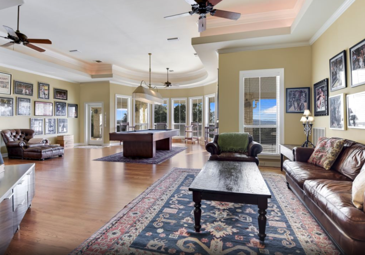 波波维奇豪宅内部照片曝光形似宫殿 “仅”需450万美元就能买到