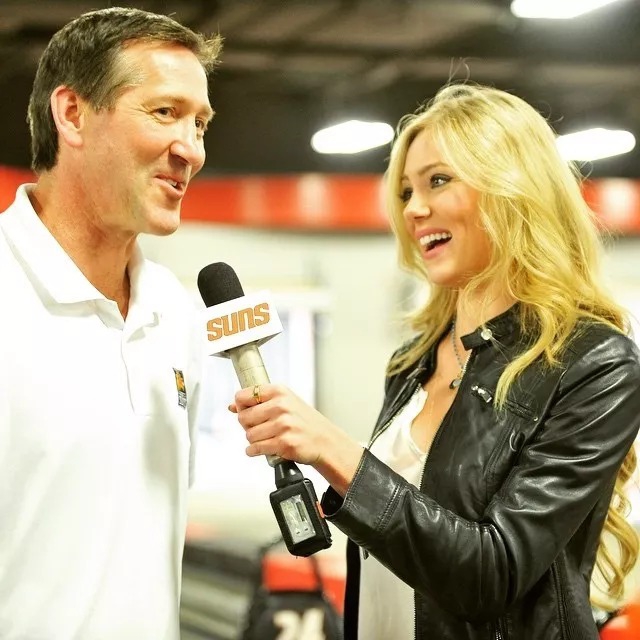 178嫩模身材+性感大长腿！NBA最美名宿之女 这梨涡看醉了