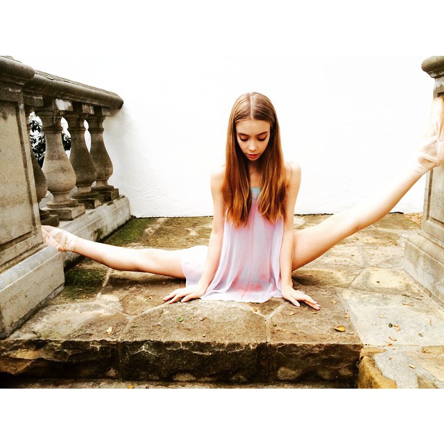 震撼人心的清纯美！21岁哥伦比亚大学舞蹈系高材生兼黄蜂啦啦队员