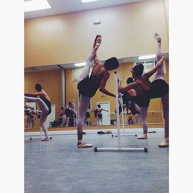 身材逆天的22岁热火啦啦队小姐姐!颜值超高 还是个建筑师