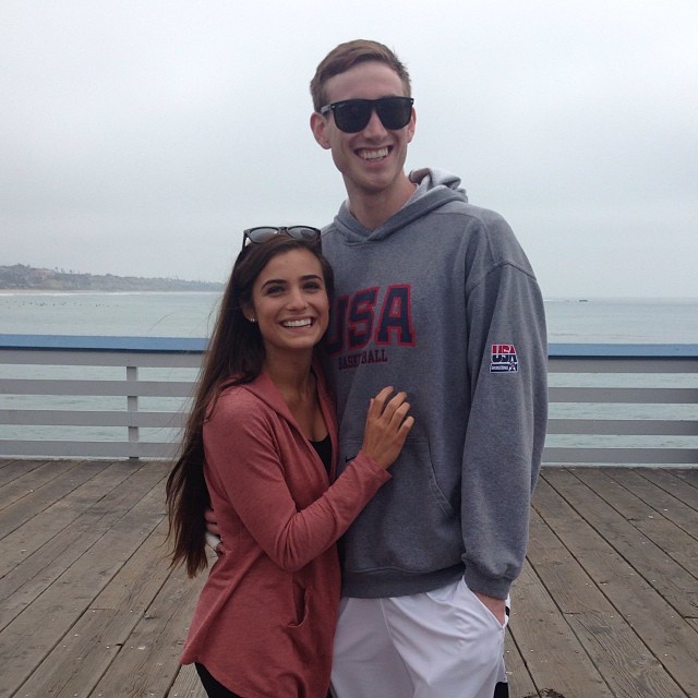 4投1中！海沃德妻子宣布将迎来第4个孩子 颜值超高的一家人