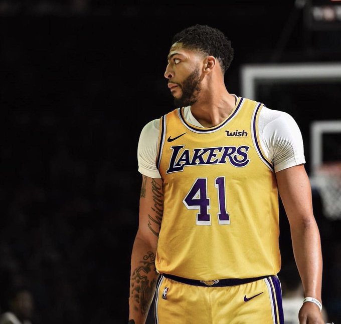 浓眉湖人球衣P图合集来啦!和詹姆斯组现役最强二人组