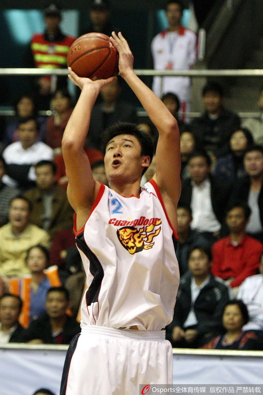 回顾广东辽宁12年前总决赛交手 6人仍在阵中